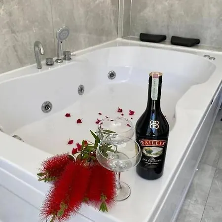 Sleeps 2, Luxury With Private Pool - Awz 311 Βίλα *